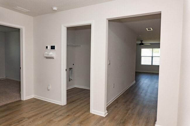 Photo - 216 Laurel Hl St