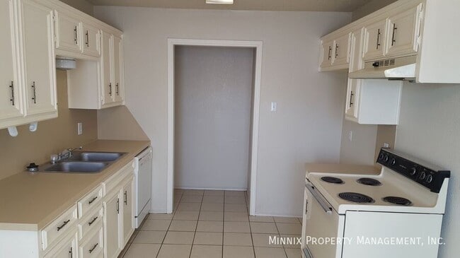 Photo - 9612 Elmwood Ave