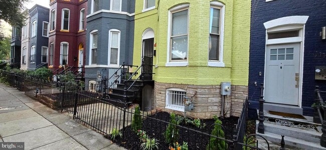 Building Photo - 1119 Montello Ave NE Rental