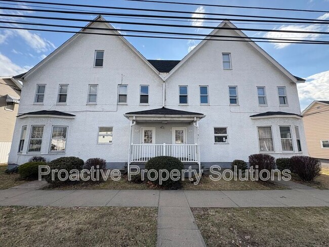 Building Photo - 746-748 River Street Rental