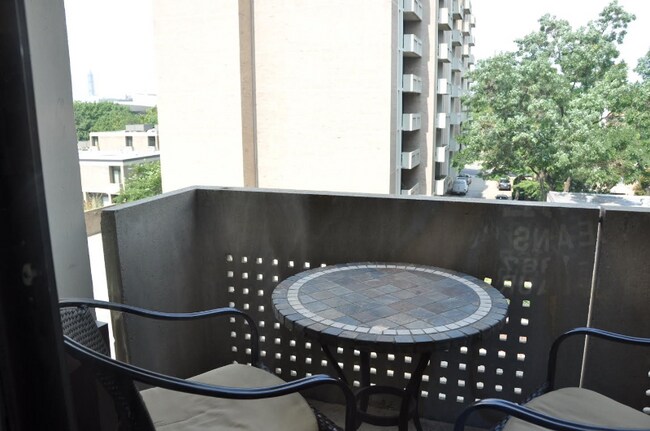 Building Photo - 1245 4th St SW