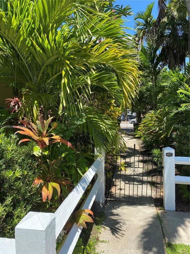 Photo - 40 Almeria Ave Unidad 16