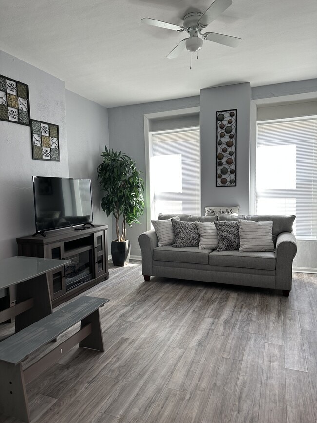 Photo - 3209 Iowa Ave