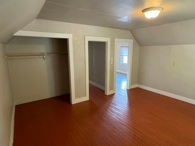 Photo - 2 Bedroom in Triplex Near Downtown and Campus Unit 1645 Mill St. #3