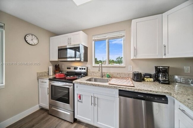 Photo - 2311 Scott St Unit 4