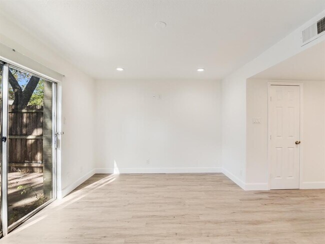 Photo - 3816 Southway Dr