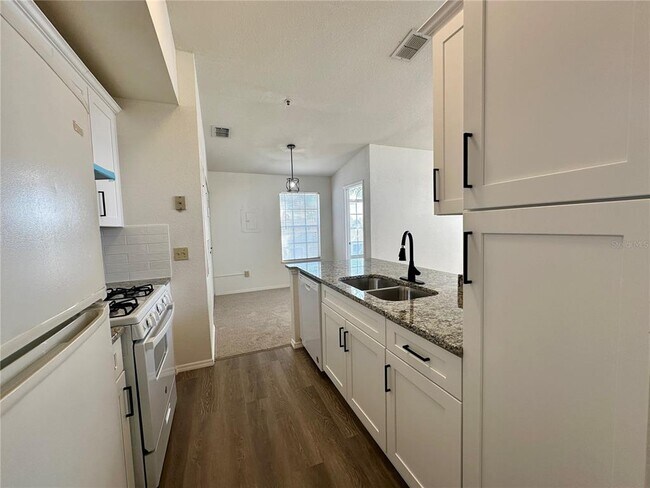 Photo - 1612 Columbia Arms Cir Unit 237