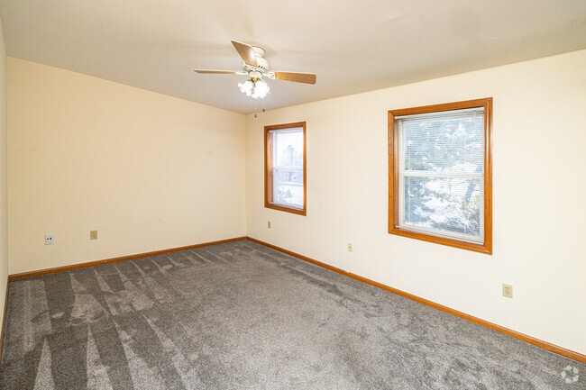 2BR, 2BA - 1,200SF - Bedroom