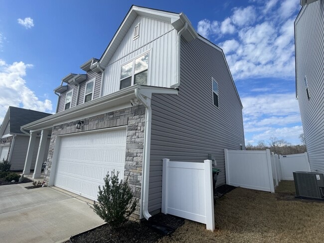 Photo - 156 Babbling Brk Dr