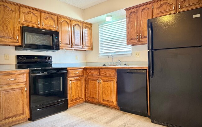 Photo - Peachtree Apartments