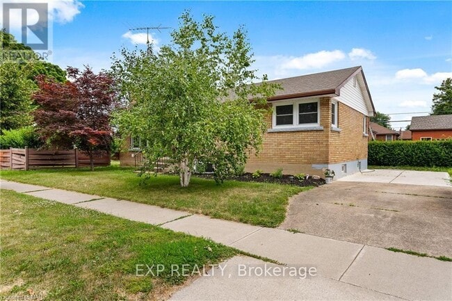 Photo - 92 Margery Ave