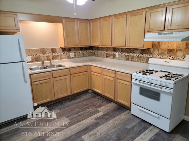 Photo - 5809 Christie Ave SE