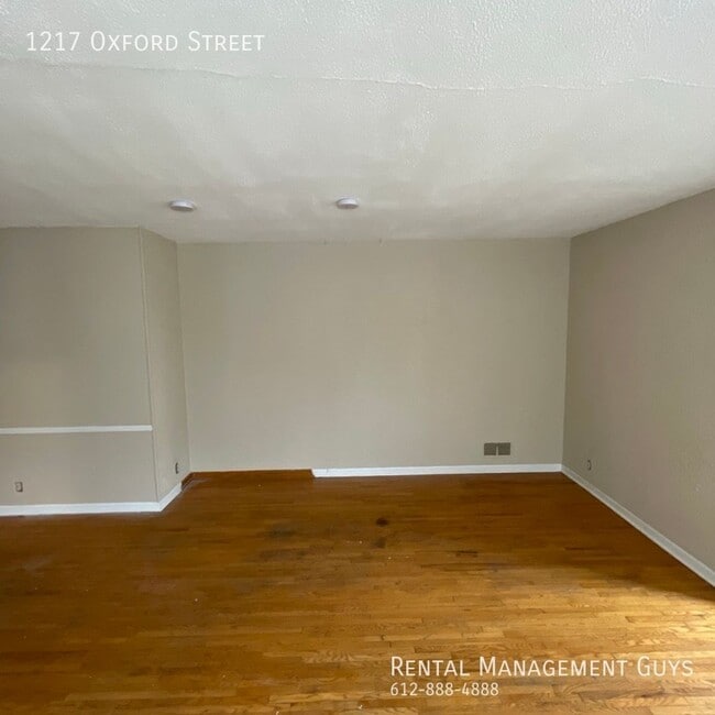 Photo - 1217/1219 Oxford Drive Unidad 1217