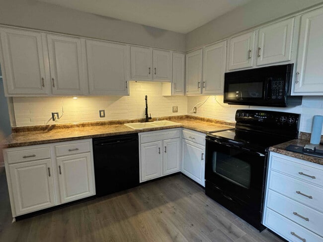 Photo - 1149 Navaho Dr