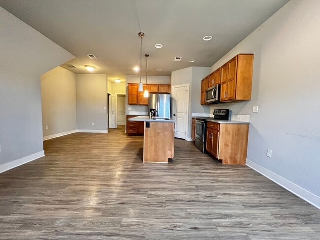 Photo - Bright & Spacious 2 Bedroom, 2.5 Bathroom Townhome!