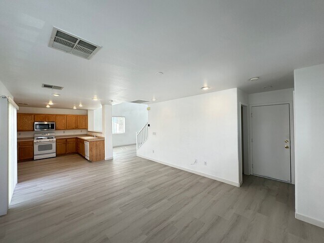Photo - Sterling Court 2