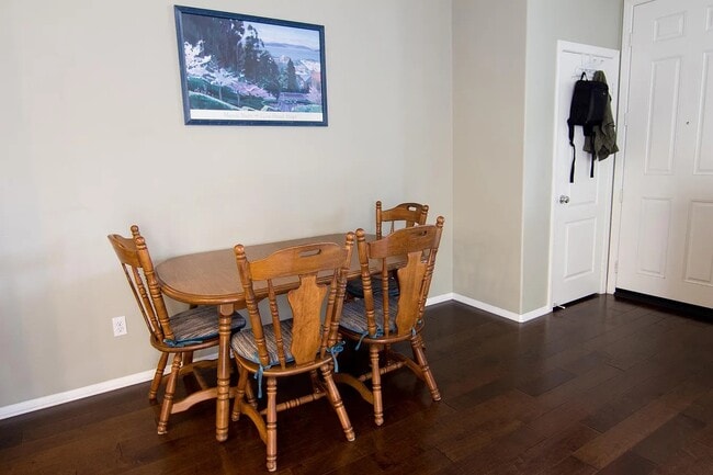 Dining Area - 951 N Sunrise Ln