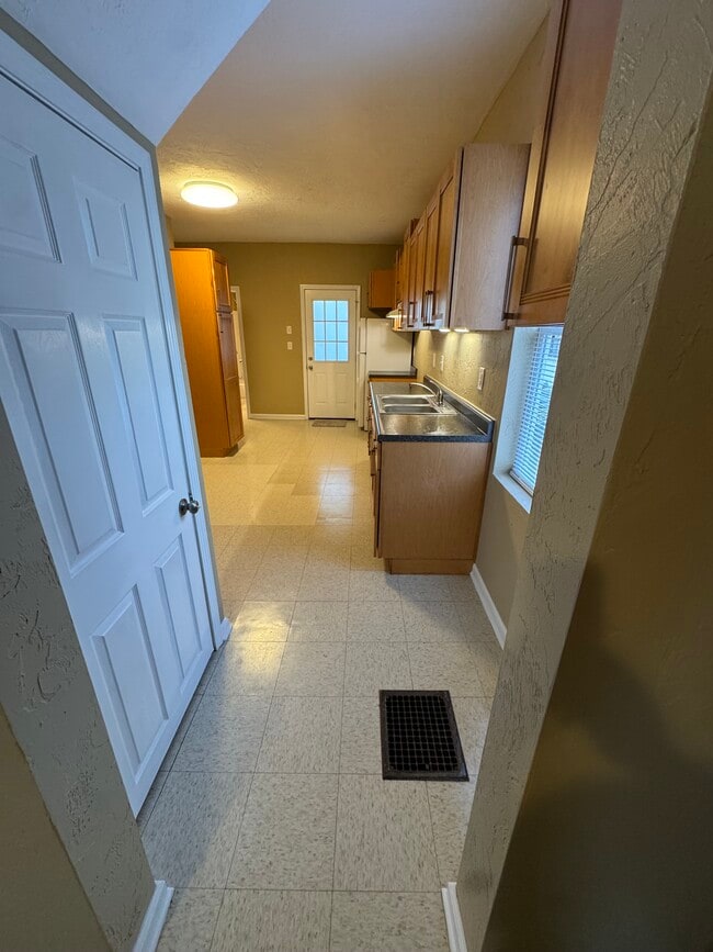 Photo - 114 W Berkeley St Unit 114