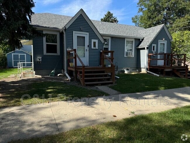 Building Photo - 1408 1/2 1st Street West Rental