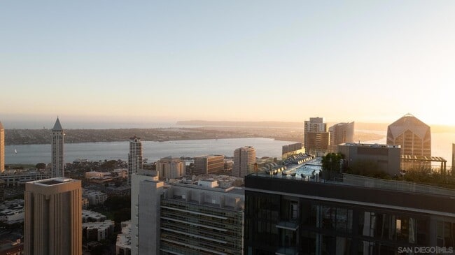 Photo - 1011 Union St Unidad 3500