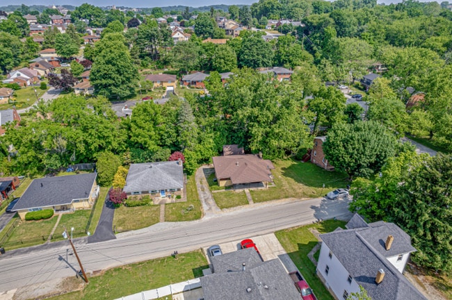 Photo - 414 Sells Ln