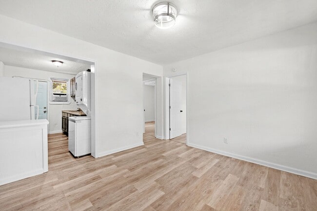 Photo - 2101 W Romana St Unit B