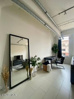 Photo - 939 S Broadway