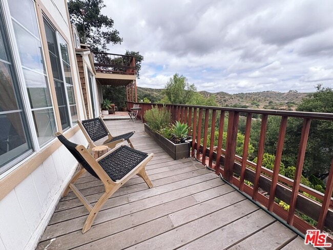 Building Photo - 22013 Alta Dr