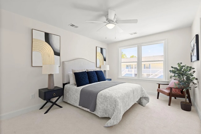 Photo - 929 Battery Ave