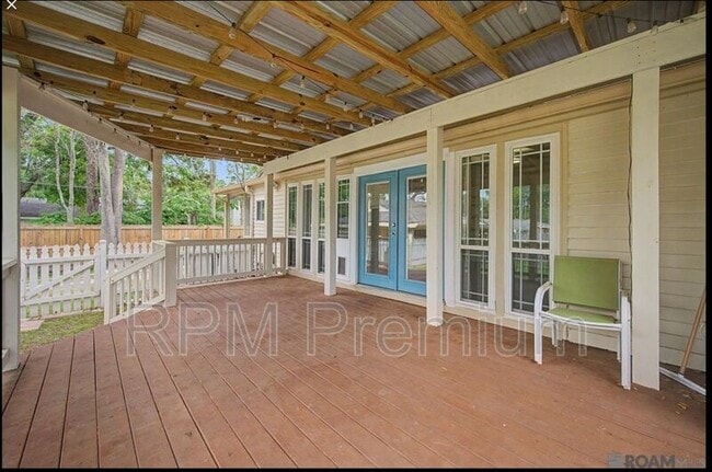 Photo - 2179 Hollydale Ave