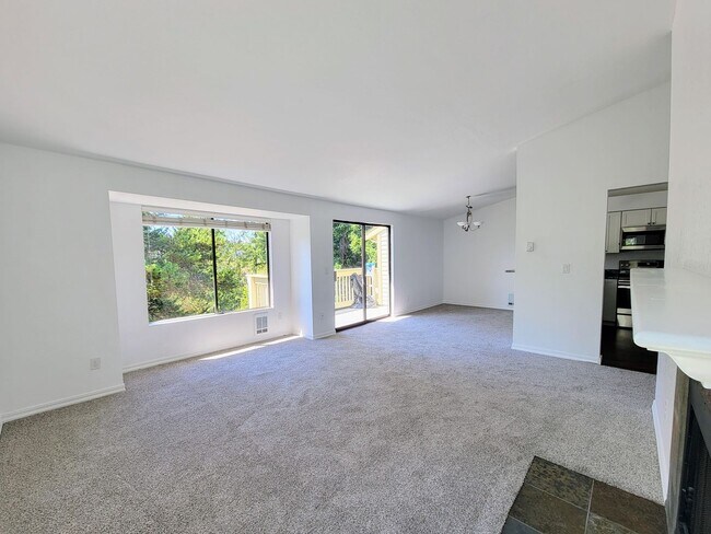 Photo - Newly updated condo in Sunn Fjord, close to everything! Unidad E301