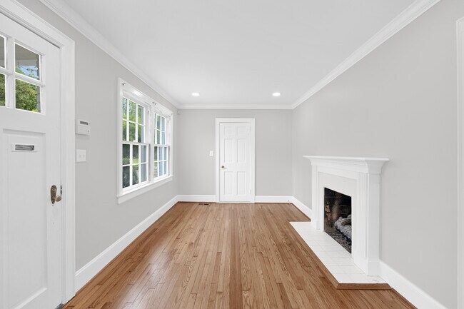 Photo - 3416 Commonwealth Ave