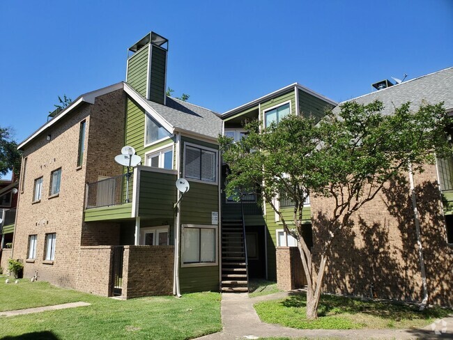 Building Photo - updated 1st floor at Richland Trace Unit S-108 Rental