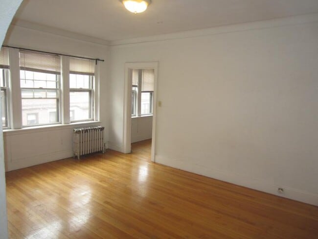 Building Photo - 4 Chiswick Rd Unit 24 Rental