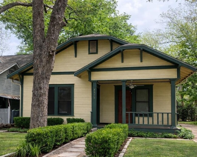 Photo - 4213 Avenue C