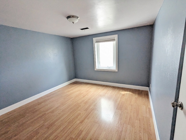 Photo - 3495 Ames St