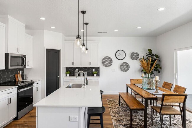 Photo - Beautiful 3 Bedroom 2.5 Bathroom Home