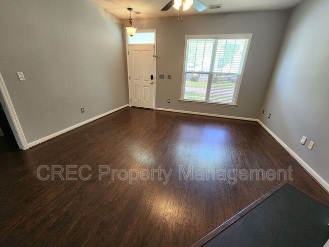 Photo - 103 Foxglove Ave