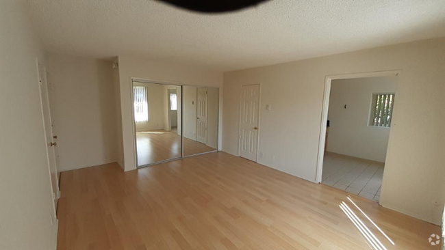 Building Photo - 5929 Laurel Canyon Blvd Unit 16 Rental