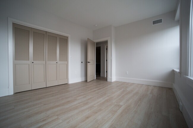 Photo - The Elizabeth Apartments Unit D