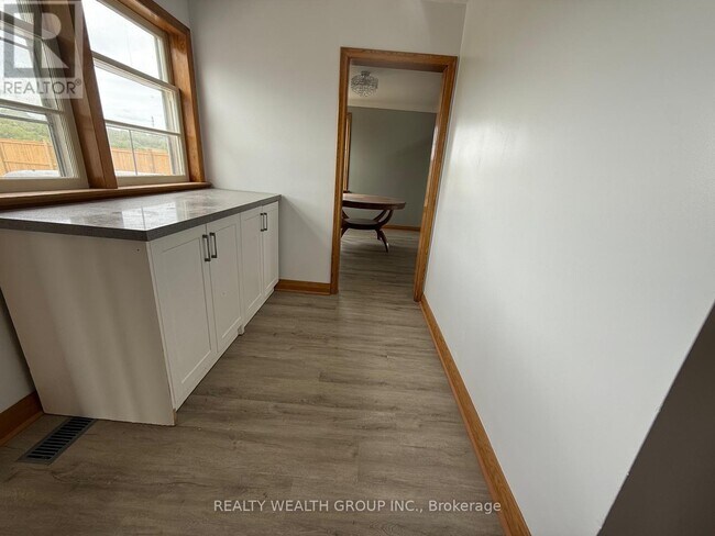 Photo - 12190 Warden Ave.