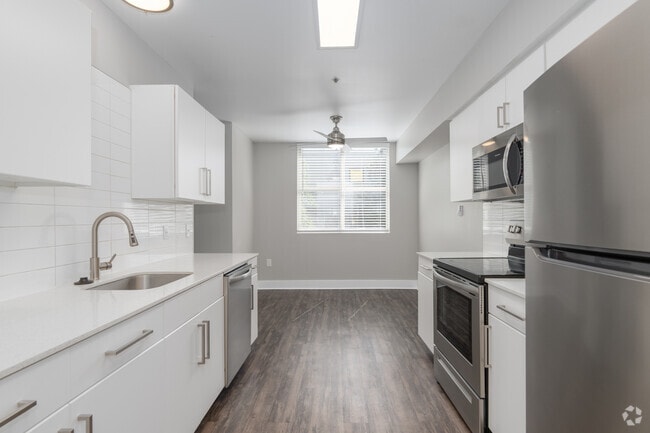 2BR, 2BA - 1,072SF - Kitchen