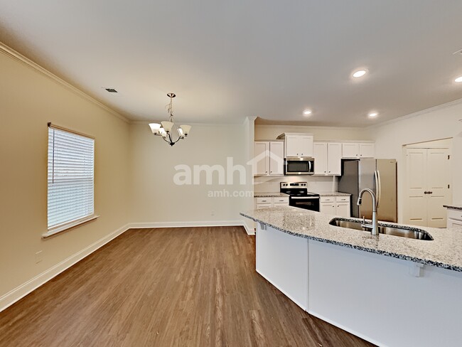 604 Woodall Rd