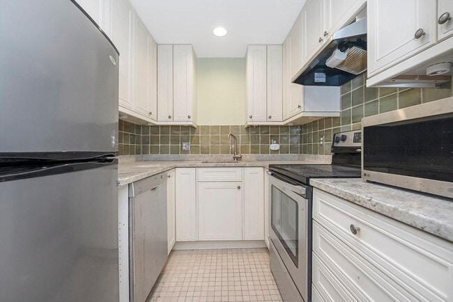 Photo - 473 Beacon St Unit 1R