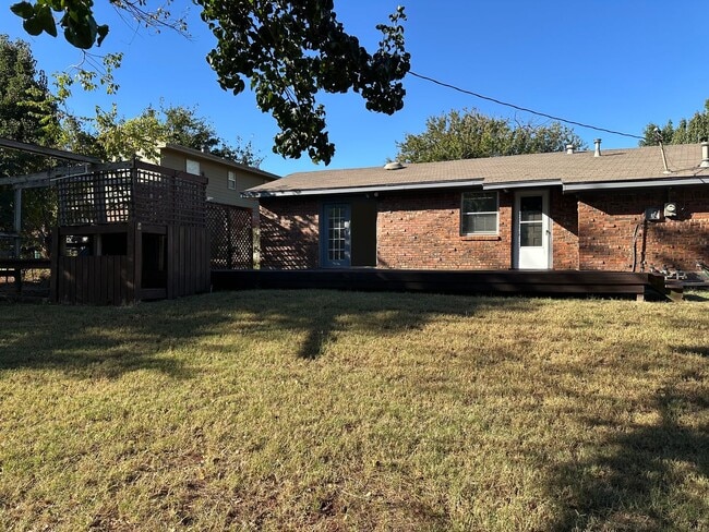 Photo - 6520 Grove