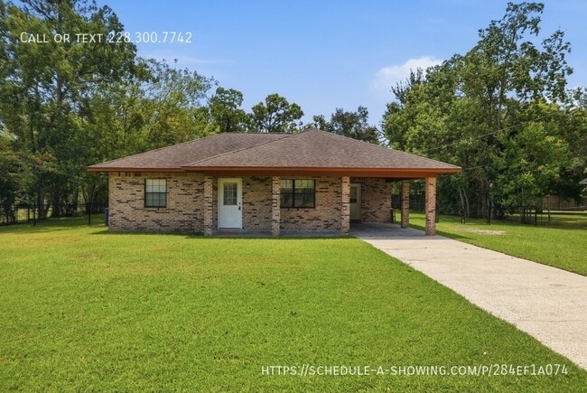 Building Photo - 815 Amar St