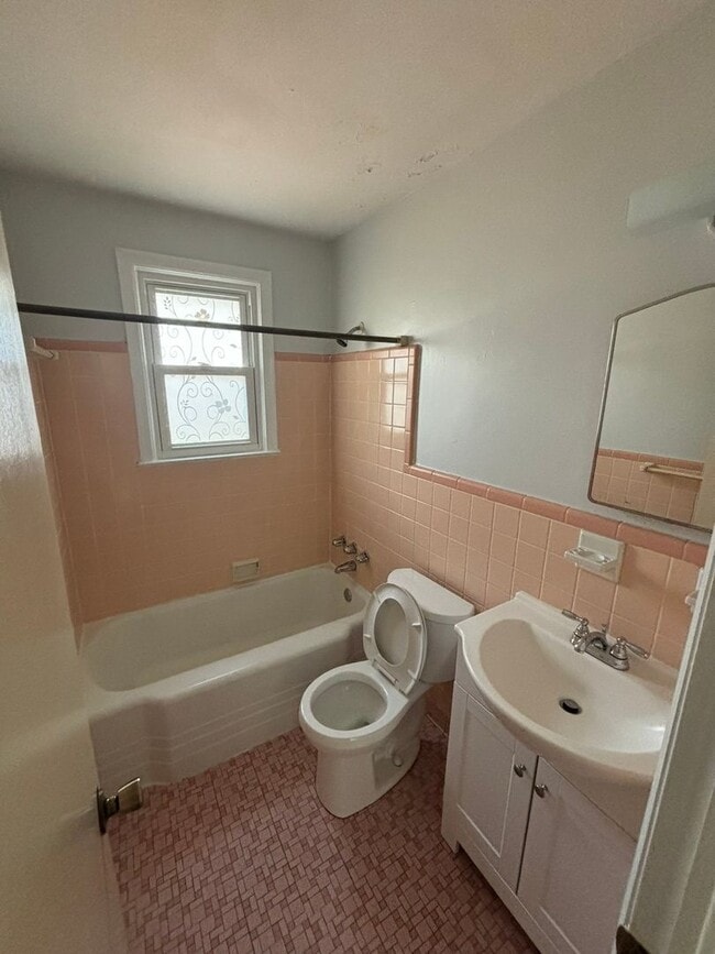 Photo - 2628 Parkwood Dr Unit 2628 Parkwood Drive