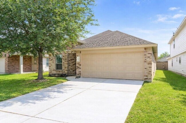 Photo - 21530 Falvel Lake Dr