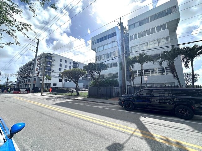 Building Photo - 750 NW 43rd Ave Unit 416