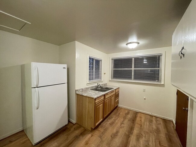 Photo - 2015 B St Unit 2015 B #3 [PRM: Marlene]